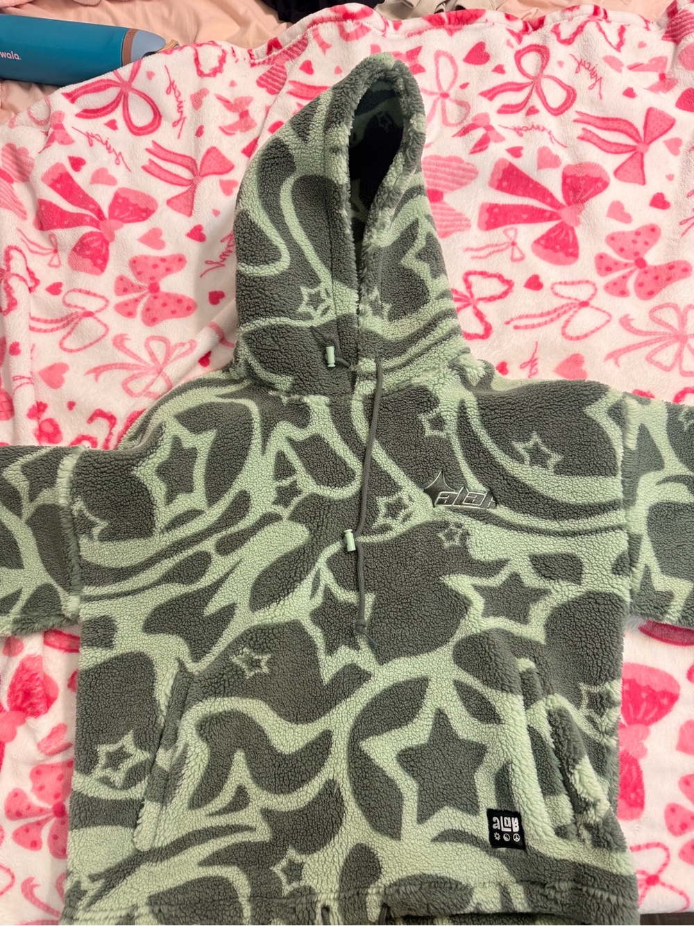 Alba Collective Green Star-Print Sherpa Hoodie
